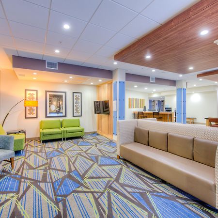 Holiday Inn Express & Suites - Remington By Ihg Экстерьер фото