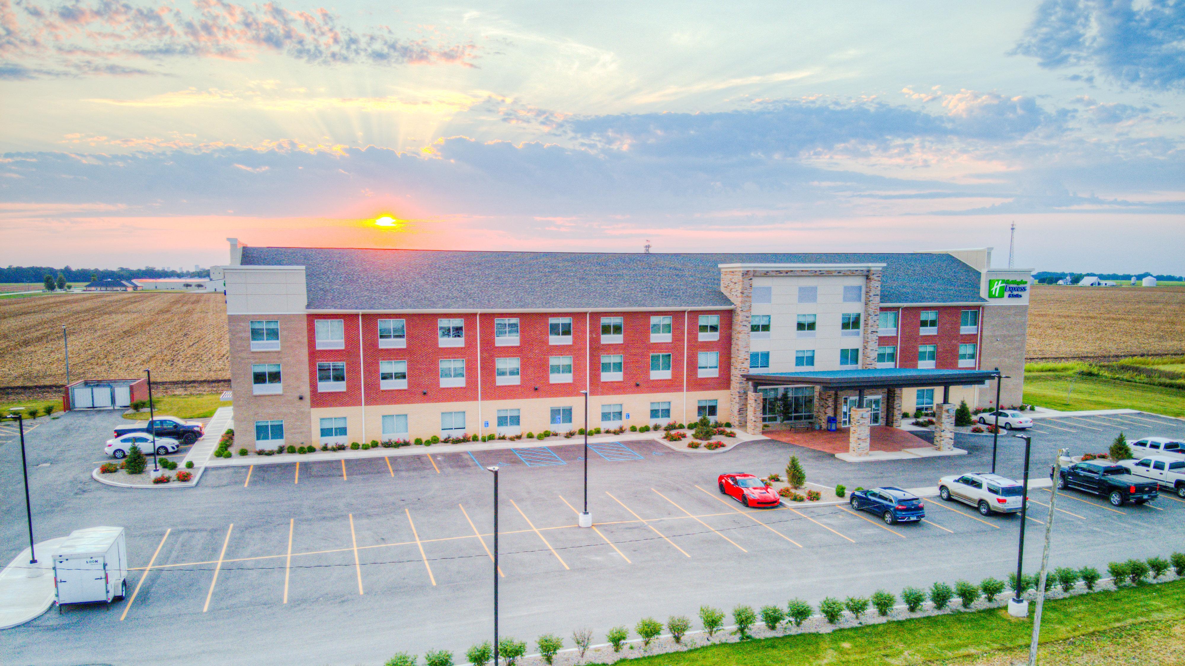 Holiday Inn Express & Suites - Remington By Ihg Экстерьер фото