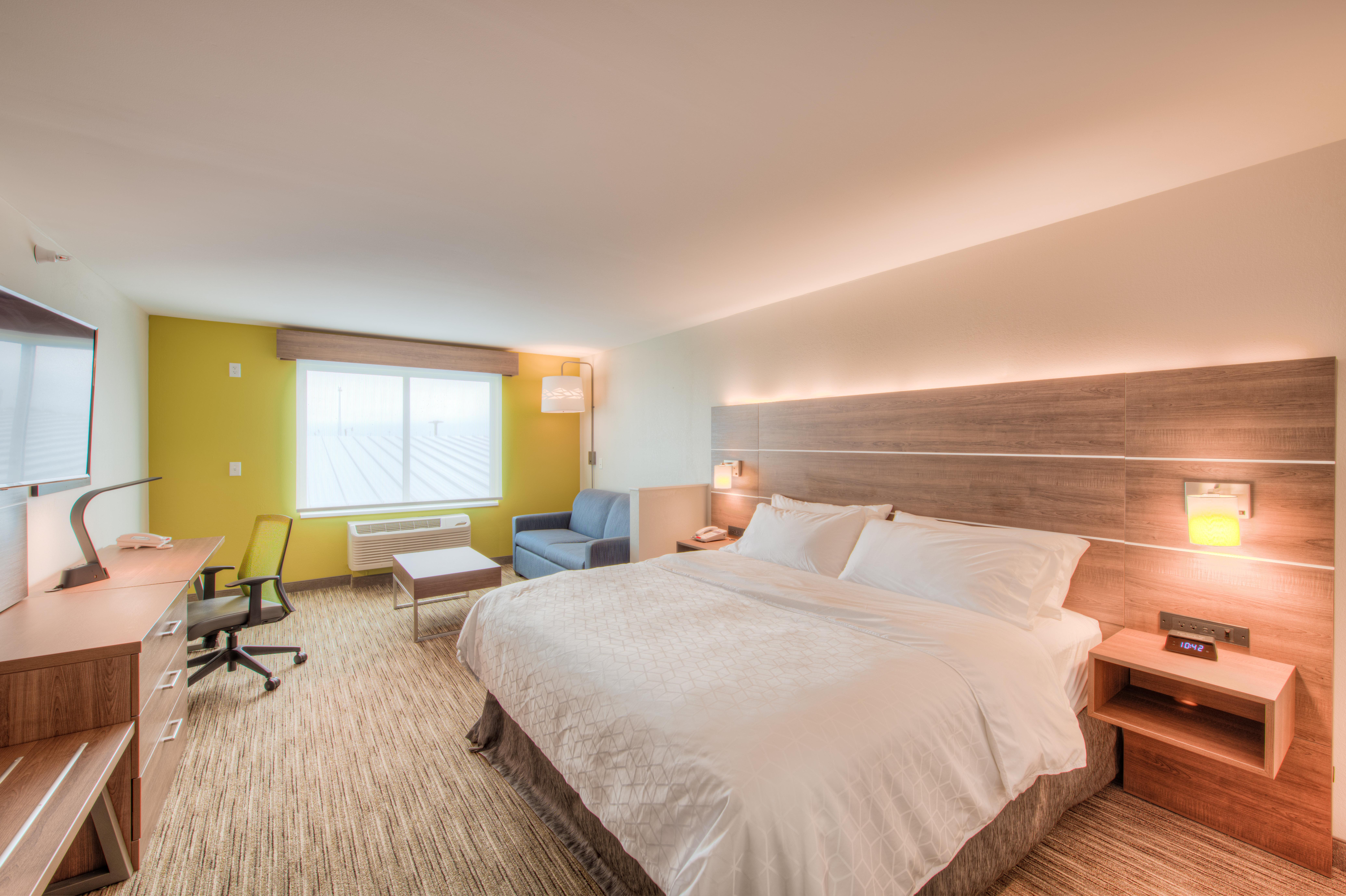 Holiday Inn Express & Suites - Remington By Ihg Экстерьер фото