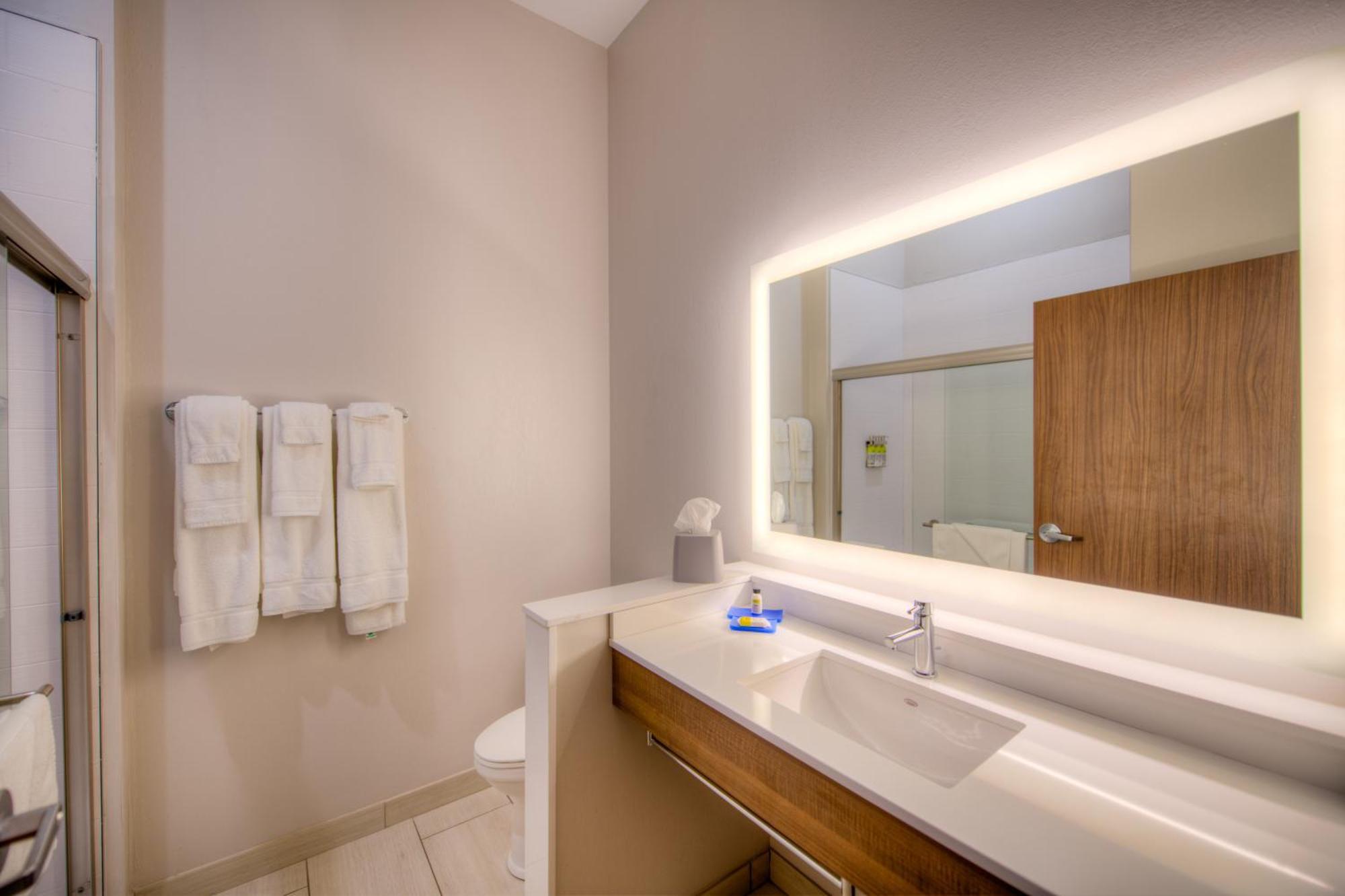 Holiday Inn Express & Suites - Remington By Ihg Экстерьер фото