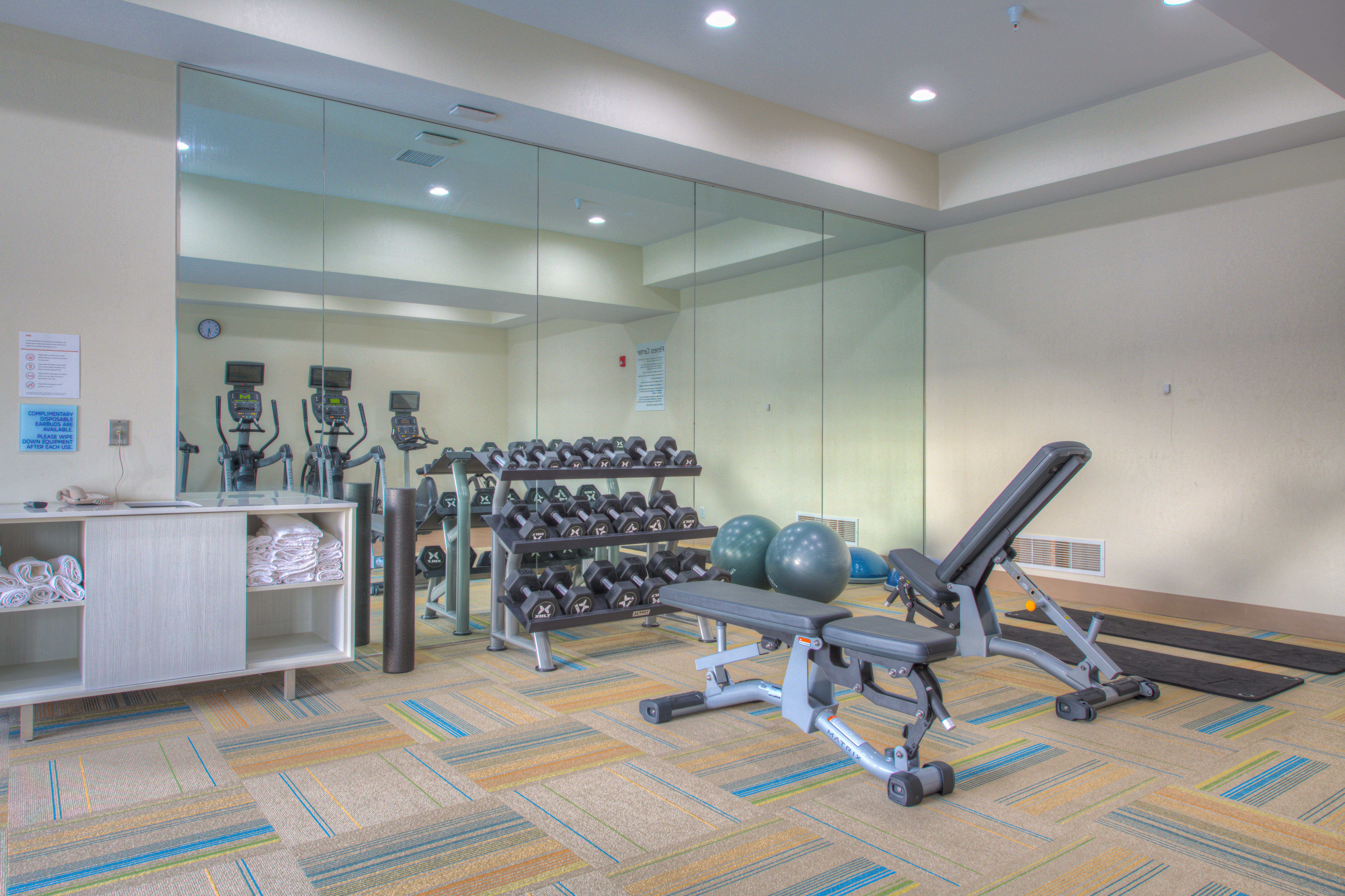 Holiday Inn Express & Suites - Remington By Ihg Экстерьер фото